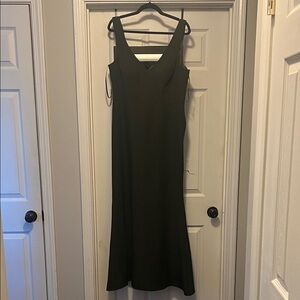 Elegant Olive Green Sleeveless Dress